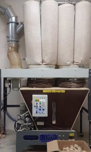 B30 under a dust extractor