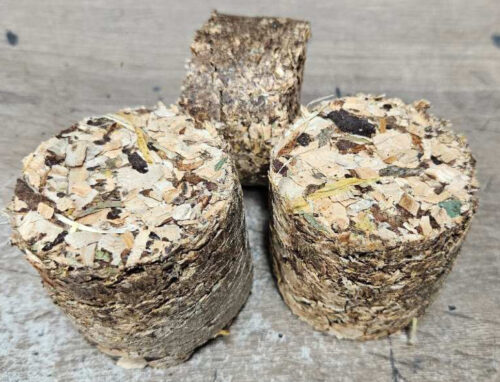 Briquettes from wood chipper output